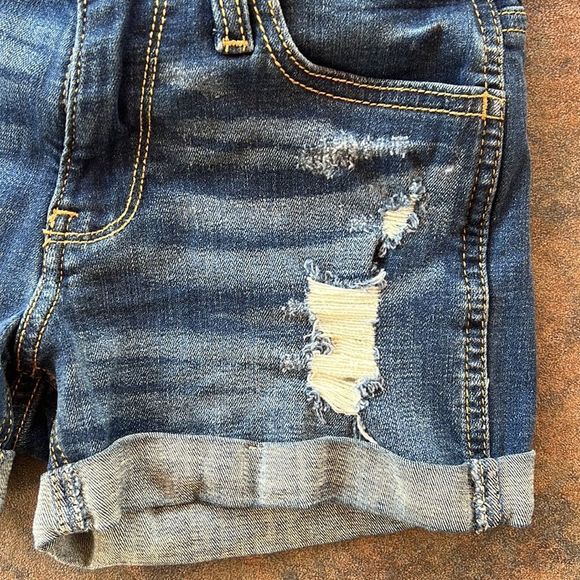 hollister shorts - Picture 3 of 4